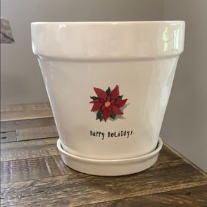 Happy Holidays flower pot rae Dunn never used